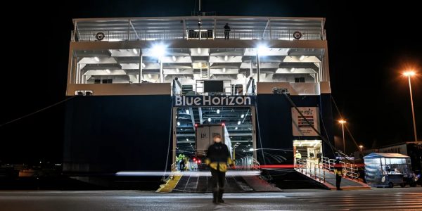 Τραγωδία στον Πειραιά: Μέλη του πληρώματος έσπρωξαν τον άνθρωπο που σκοτώθηκε στο πλοίο – Σοκαριστικά βίντεο