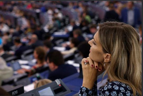 Εύα Καϊλή: Επέστρεψε στα έδρανα του Ευρωκοινοβουλίου μετά το σκάνδαλο Qatargate