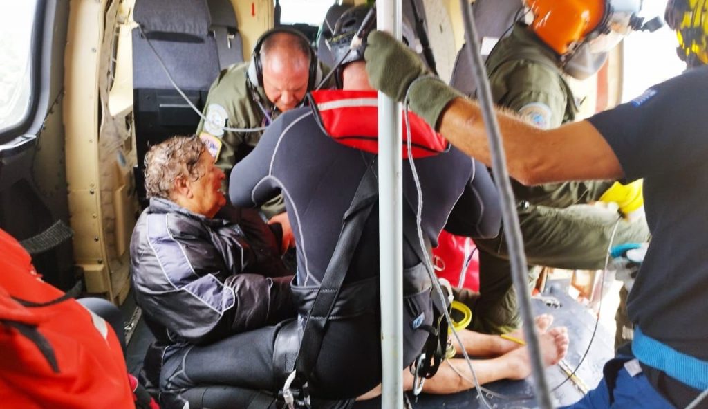 Κακοκαιρία Daniel: Με ελικόπτερα απεγκλωβίζουν τους πολίτες στις πλημμυρισμένες περιοχές