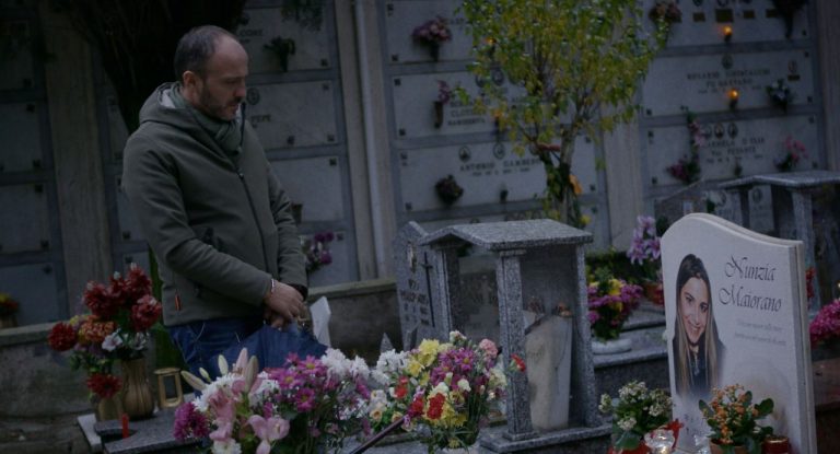 Ο εχθρός δίπλα μου