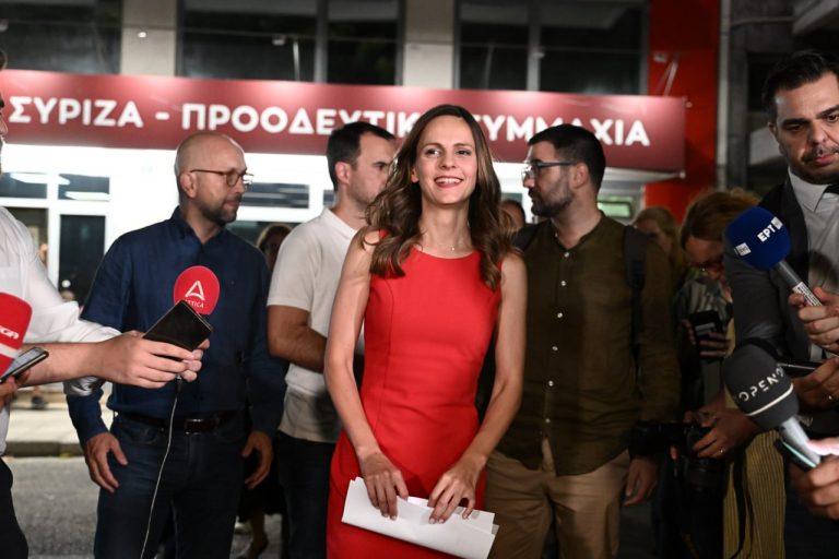 Αχτσιόγλου: Ο ΣΥΡΙΖΑ δεν μπορεί να πορεύεται στα θολά νερά των εύκολων λύσεων