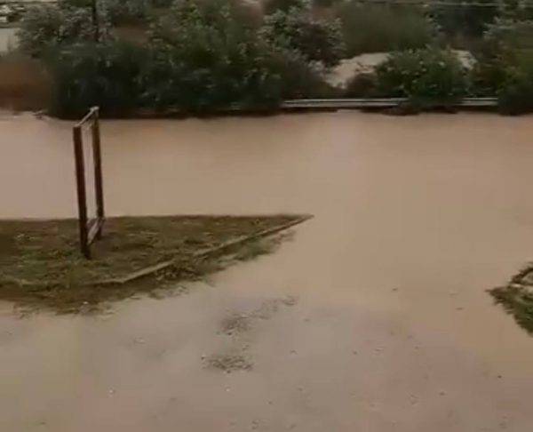 Κακοκαιρία Elias: Κόπηκαν δρόμοι και πλημμύρισαν σπίτια σε Ροβιές και Μετόχι