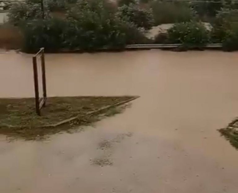 Κακοκαιρία Elias: Κόπηκαν δρόμοι και πλημμύρισαν σπίτια σε Ροβιές και Μετόχι