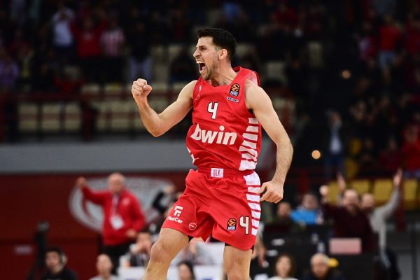 Ο Λούντζης έτοιμος για πρώτο ρόλο (vids)