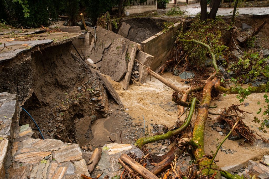 «Τσουνάμι» προβλημάτων σε Πήλιο και Βόλο μετά την κακοκαιρία