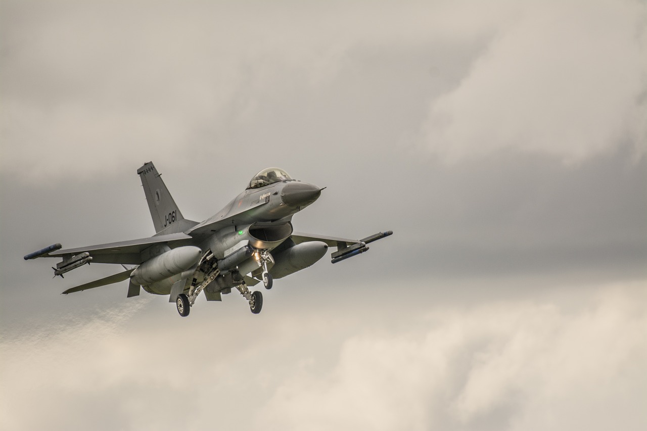 F-16: «Θα εξεταστω την πώλησή τους στην Τουρκία» - Τι είπε ο διάδοχος του Μενέντεζ