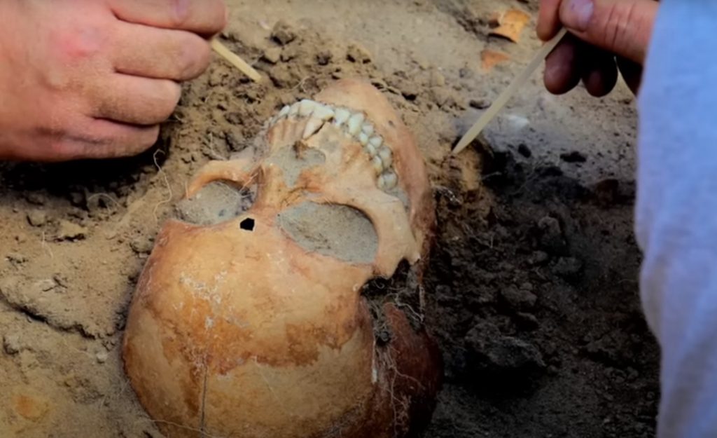 Πολωνία: Επιστήμονες λύνουν το μυστήριο με τα θαμμένα βαμπίρ που βρήκαν αρχαιολόγοι
