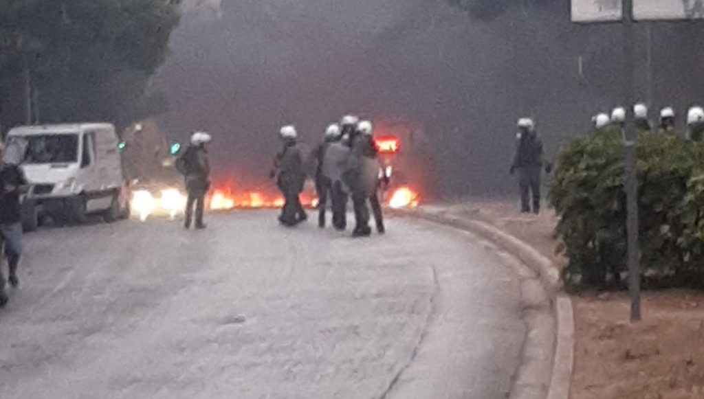 Πανεπιστημιούπολη: Επεισόδια στην Ούλωφ Πάλμε – Διακοπή της κυκλοφορίας