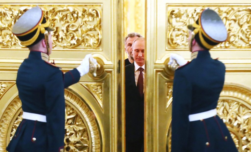Τι αποκαλύπτει πρώην φρουρός του παλατιού του Πούτιν – «Όλοι ρουφιάνευαν όλους!»