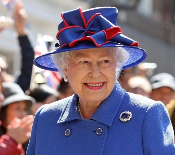 Βασίλισσα Ελισάβετ: Πώς έμαθε η Φρουρά των Γρεναδιέρων για τον θάνατο της