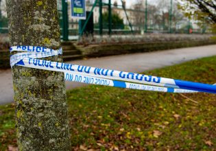 Συναγερμός στον Νέο Κόσμο: Άνδρας ταμπουρώθηκε στο σπίτι του – Φόβοι ότι μπορεί να κρατάει όπλο