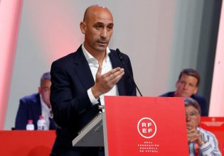 Παραιτήθηκε ο Ρουμπιάλες μετά το φιλί στην Ερμόσο