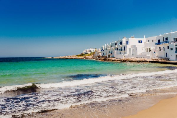 Πάρος: Τεχνίτης πήγε με κοροναϊό για εργασίες – Έσπασε το σπίτι όταν ο εργοδότης του ζήτησε να αποχωρήσει