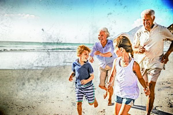 Εφτασε η εποχή του παππού και της γιαγιάς