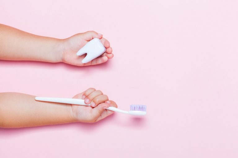 Παιδική στοματική υγιεινή: 6 συμβουλές για γερά δοντάκια