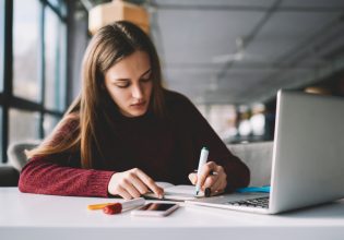 4 laptop σε προσφορά για τη νέα ακαδημαϊκή χρονιά