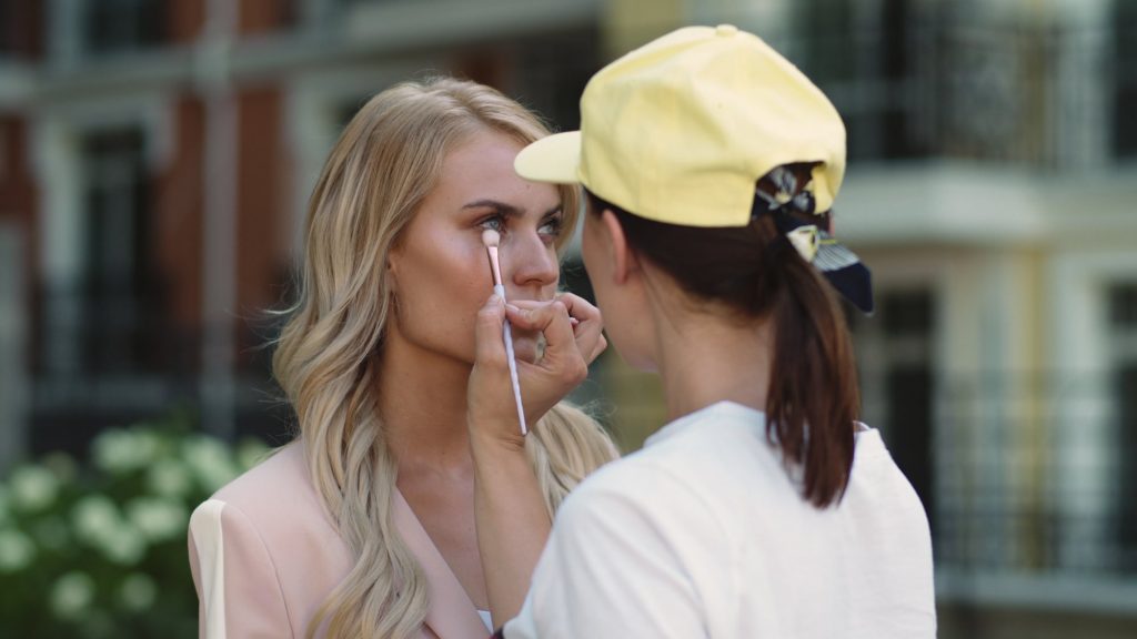 7 οικονομικά προϊόντα ομορφιάς που χρησιμοποιούν οι celebrities