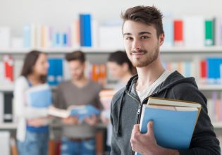 Σχολικά βοηθήματα: Πώς θα διαλέξετε το σωστό για το παιδί