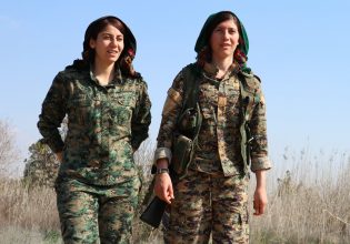 Συρία: 2 μαχήτριες των κουρδικών δυνάμεων σκοτώθηκαν από πυρά που αποδίδονται στην Τουρκία