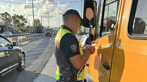 Εντατικοί έλεγχοι της Τροχαίας σε σχολικά λεωφορεία – 112 παραβάσεις στην Αττική