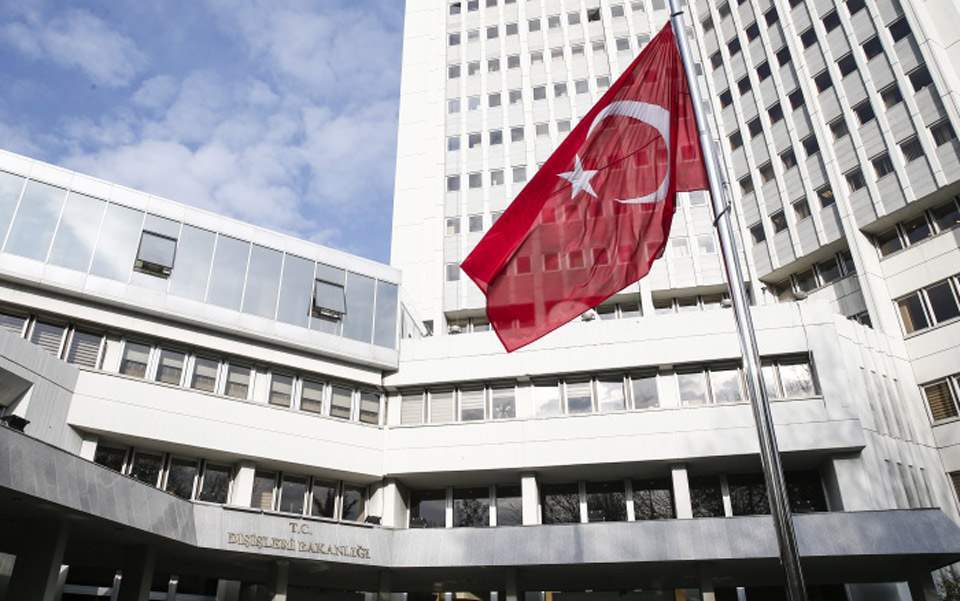 Βεβήλωση μουσουλμανικού νεκροταφείου στη Ροδόπη: «Οι ελληνικές αρχές να συλλάβουν τους δράστες», λέει το τουρκικό ΥΠΕΞ
