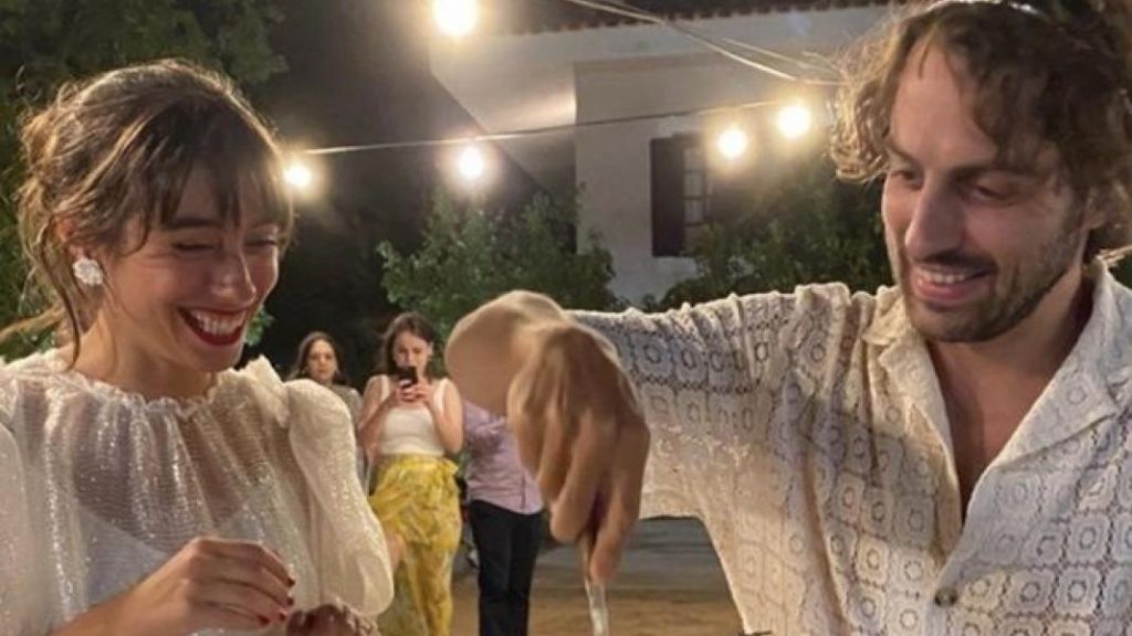 Παντρεύτηκαν υπό άκρα μυστικότητα Ντένης Μακρής και Τζωρτζίνα Λιώση