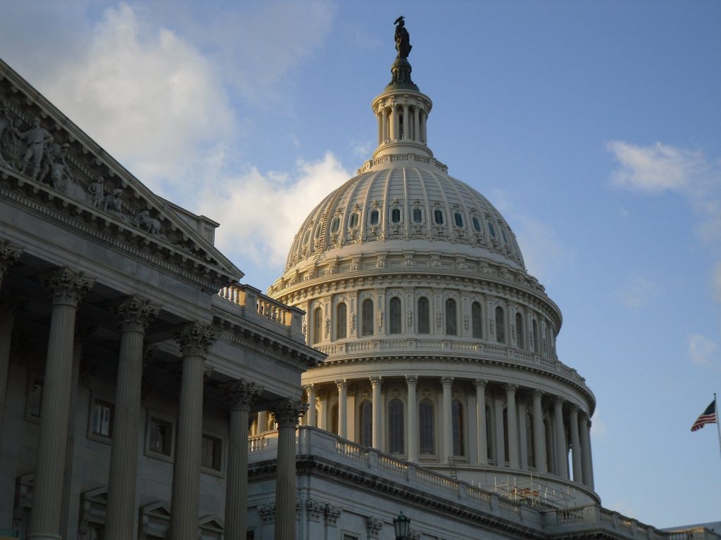 Κογκρέσο: Παραμένει ο κίνδυνος μερικού shutdown της κυβέρνησης