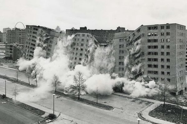 Koyaanisqatsi: 22+1 πληροφορίες για το έργο-σταθμό που θα προβληθεί στο Ηρώδειο