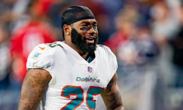 Αστέρας του NFL φέρεται να άφησε ταυτόχρονα τέσσερις γυναίκες έγκυες