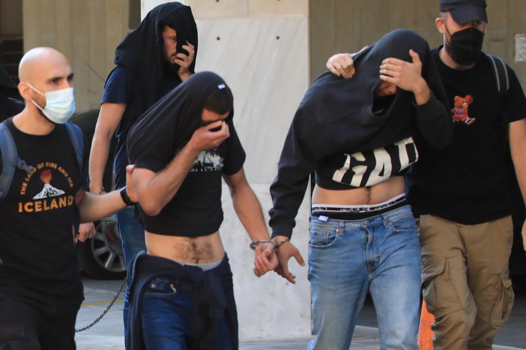 Προφυλακιστέος και τρίτο μέλος των ΒΒΒ