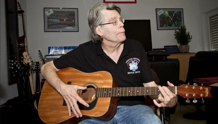 Η σύζυγος του Στίβεν Κινγκ απείλησε να τον χωρίσει επειδή δεν σταματούσε να παίζει το «Mambo No. 5»