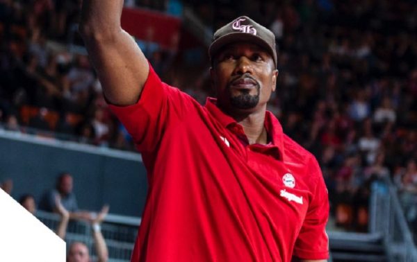 Νοκ άουτ ο Ιμπάκα