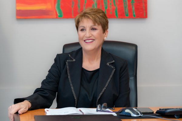 Δήμητρα Τσεβά: «Κανένας πολίτης χωρίς νερό, ρεύμα, περίθαλψη και διασφάλιση της πρώτη κατοικίας»