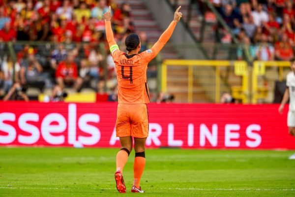 Φαν Ντάικ: «Δεν συμφωνώ με τον Φαν Χάαλ»