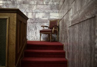 Δημόσιο: Αυξάνεται η θητεία των διοικήσεων σε νοσοκομεία και φορείς, μπαίνει «κόφτης» δεξιοτήτων