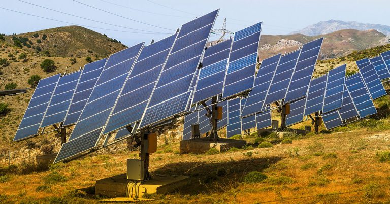 Φωτοβολταϊκά: Στην αναμονή το net metering για επιχειρήσεις και πολυκατοικίες