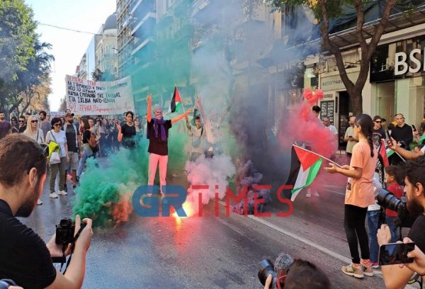 Θεσσαλονίκη: Νέα συγκέντρωση και πορεία με πανό και συνθήματα υπέρ του λαού της Παλαιστίνης