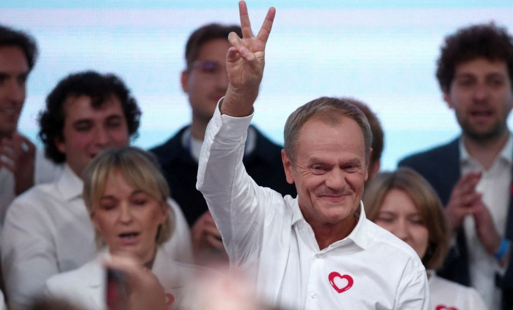 Πολωνία: Καθαρή νίκη της αντιπολίτευσης δείχνουν τα exit polls – «Η δημοκρατία νίκησε»