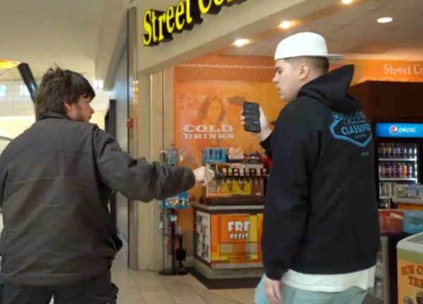 ΗΠΑ: Διανομέας πυροβόλησε νεαρό Youtuber την ώρα που του έκανε φάρσα – Του είχε ζητήσει να σταματήσει