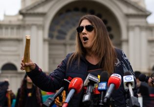 Αυστραλία: Νεοναζί απείλησε μέσω βίντεο Αβορίγινα γερουσιαστή – «Δεν θα κρυφτώ…δεν φοβάμαι»