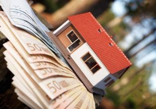 Βέττας (ΙΟΒΕ): 1 στα 4 νοικοκυριά πληρώνει πάνω από το 40% του εισοδήματός του για στέγαση