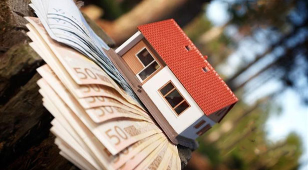 Βέττας (ΙΟΒΕ): 1 στα 4 νοικοκυριά πληρώνει πάνω από το 40% του εισοδήματός του για στέγαση