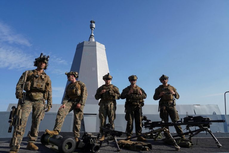 Ισραήλ: Γιατί η αρμάδα των ΗΠΑ μεγαλώνει συνεχώς – Η εξήγηση απόστρατου ναύαρχου