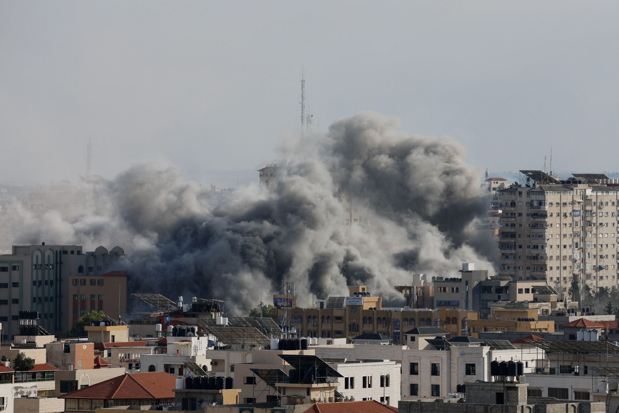Ισραήλ: Πάνω από 2.200 ρουκέτες έριξε η Χαμάς σε μόλις 5 ώρες