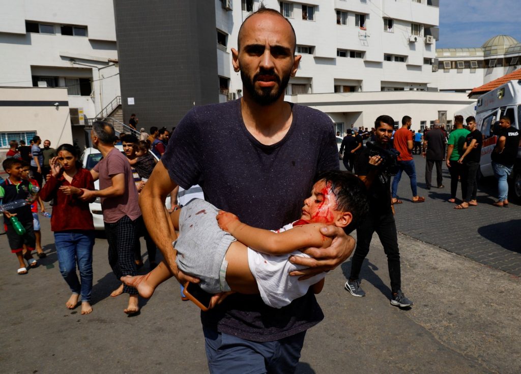 Οι γιατροί της Γάζας προειδοποιούν για ανθρωπιστική καταστροφή μετά τις ισραηλινές επιθέσεις