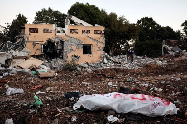 Ισραήλ: «Ευθύνη της Παλαιστίνης η επίθεση» λέει η Χαμάς – «Πετάει εκτός» Ιράν και Χεζμπολάχ
