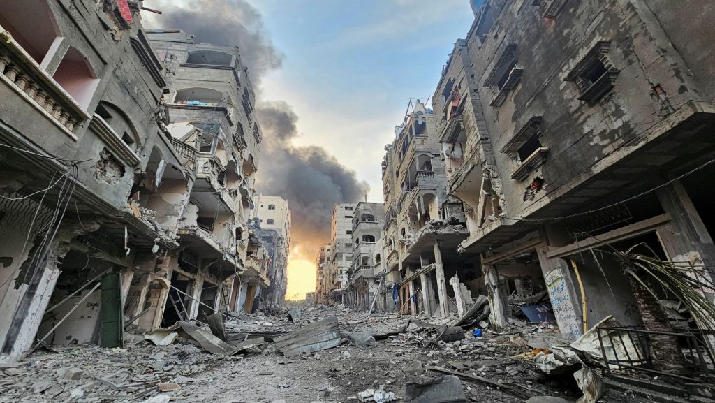 Αμίρα Χάς: «Προδίδει η Γερμανία την ευθύνη που απορρέει από το Ολοκαύτωμα στηρίζοντας τον πόλεμο»