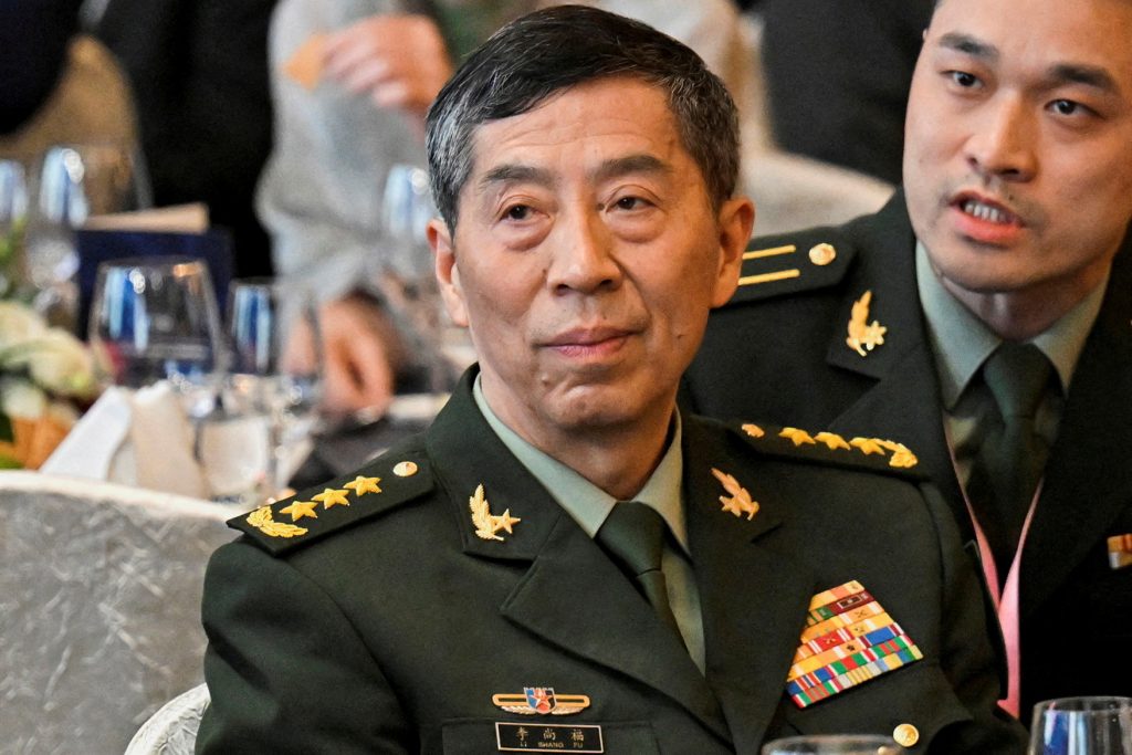 Κίνα: Αποπέμφθηκε μετά την «εξαφάνισή» του ο Κινέζος υπουργός Άμυνας – Νέα «καρατόμηση» κορυφαίου αξιωματούχου