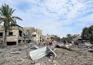 Γάζα: Δορυφορικές φωτογραφίες αποτυπώνουν την καταστροφή – «Βομβαρδίζουν σε βορρά και νότο», λέει η Χαμάς