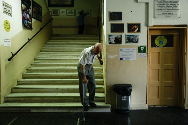 Αυτοδιοικητικές εκλογές: Δεν υπήρχε μέριμνα για πρόσβαση δικαστικού αντιπροσώπου ΑμεΑ στη Νέα Σμύρνη